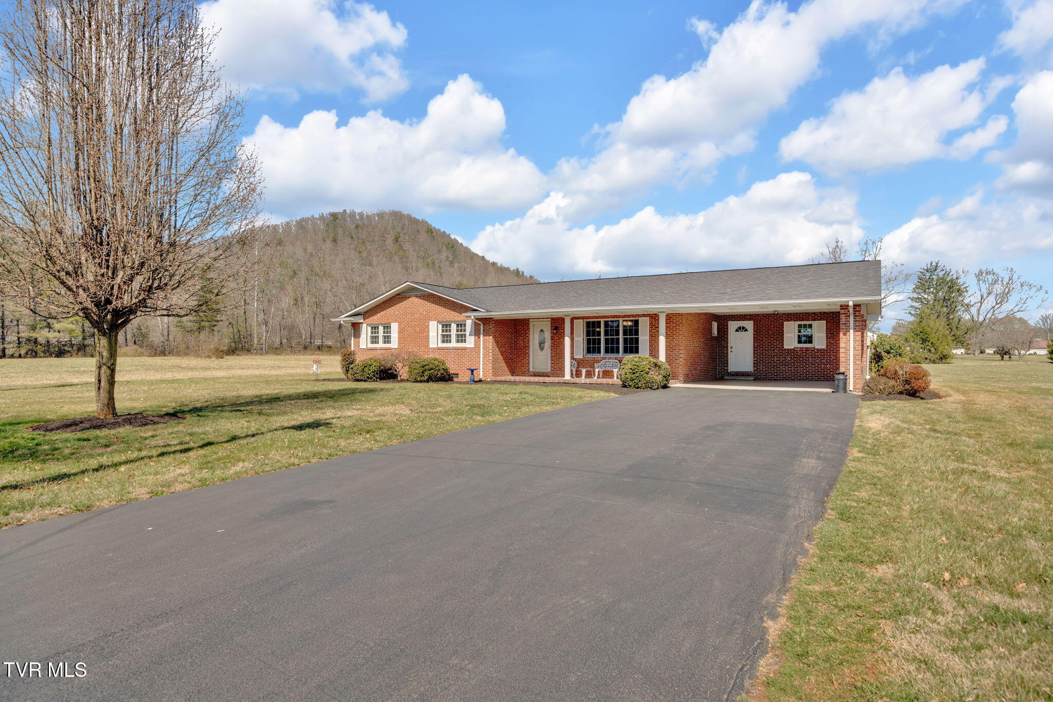 520 Lyle Road Erwin, TN 37650 - Photo 33 of 41 37-web-or-mls-DSC04774