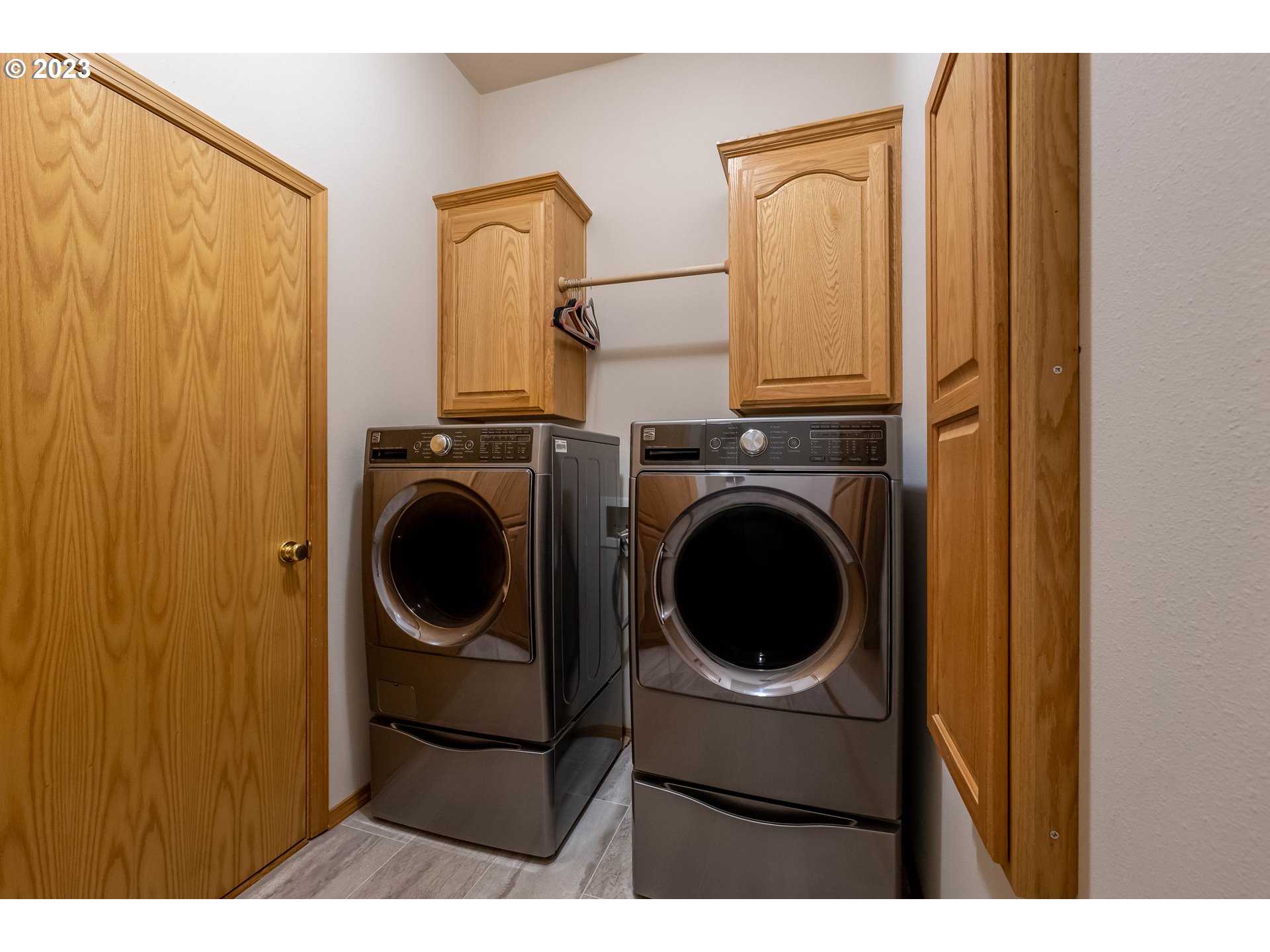 37549 Wallace Creek Road Springfield, OR 97478 - Photo 11 of 48 Gallery Image 11