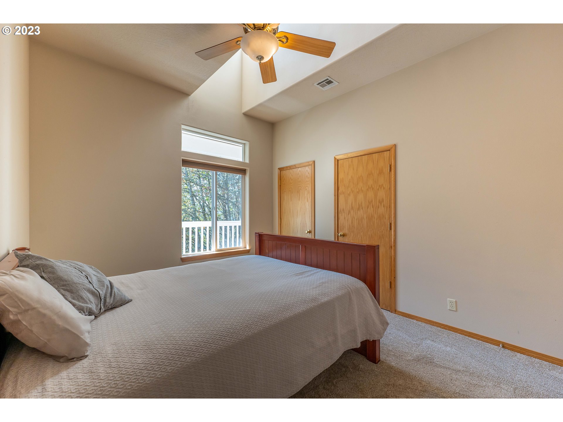 37549 Wallace Creek Road Springfield, OR 97478 - Photo 13 of 48 Gallery Image 13