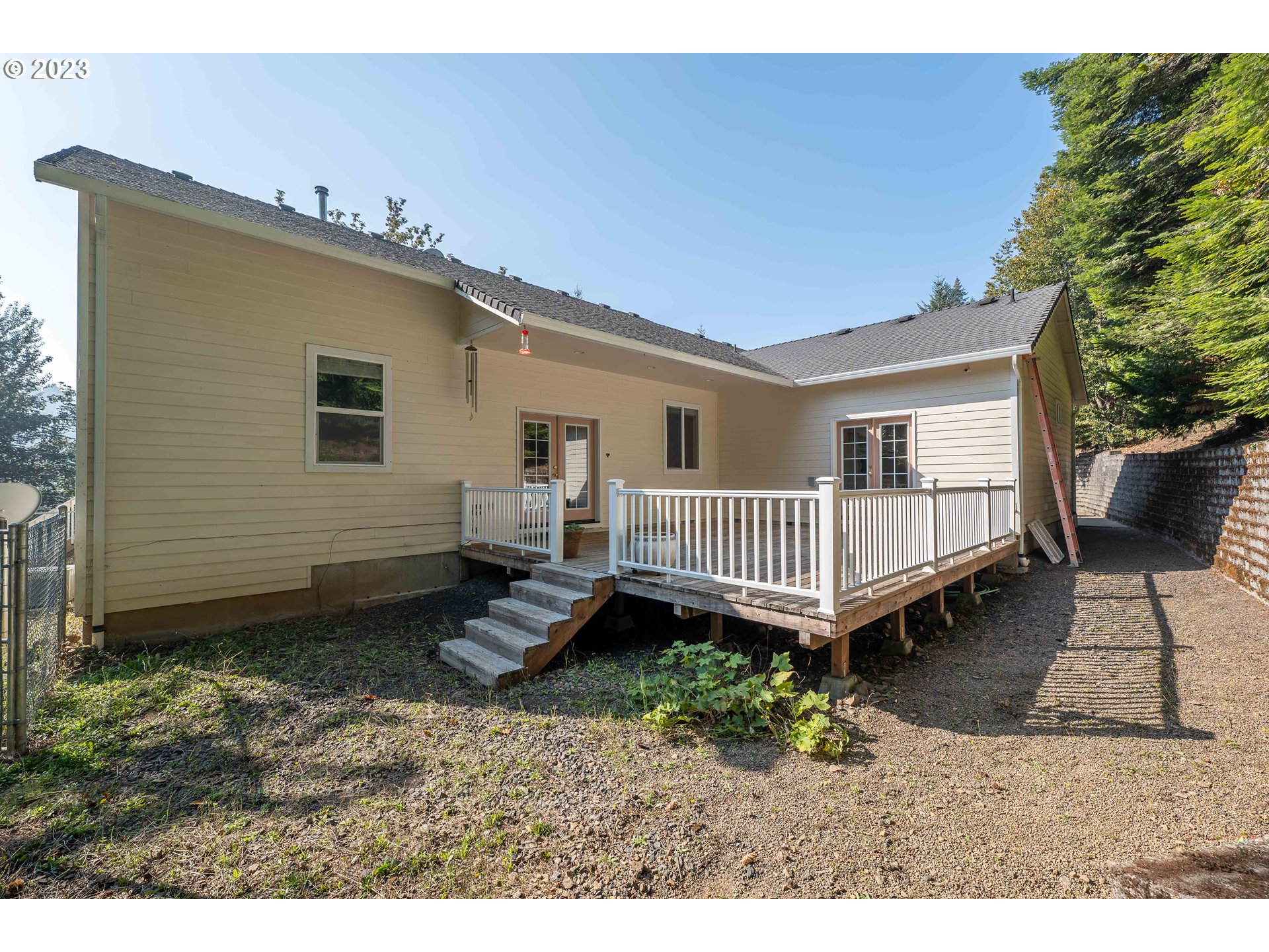 37549 Wallace Creek Road Springfield, OR 97478 - Photo 20 of 48 Gallery Image 20