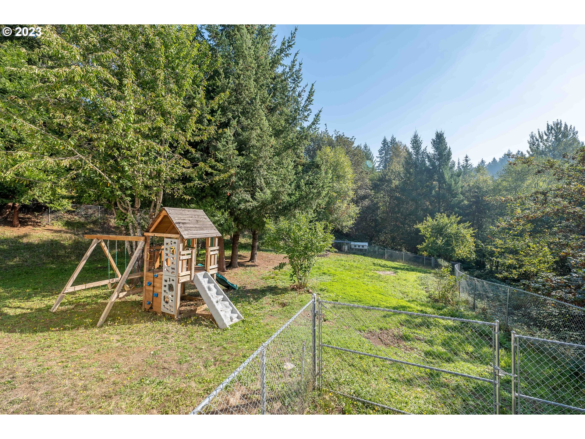 37549 Wallace Creek Road Springfield, OR 97478 - Photo 21 of 48 Gallery Image 21