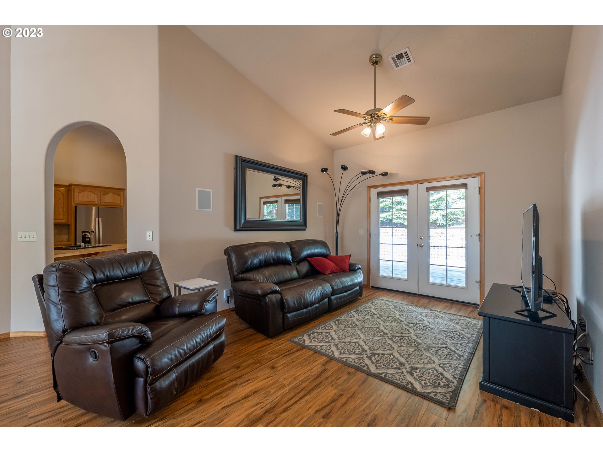 37549 Wallace Creek Road Springfield, OR 97478 - Photo 5 of 48 Gallery Image 5