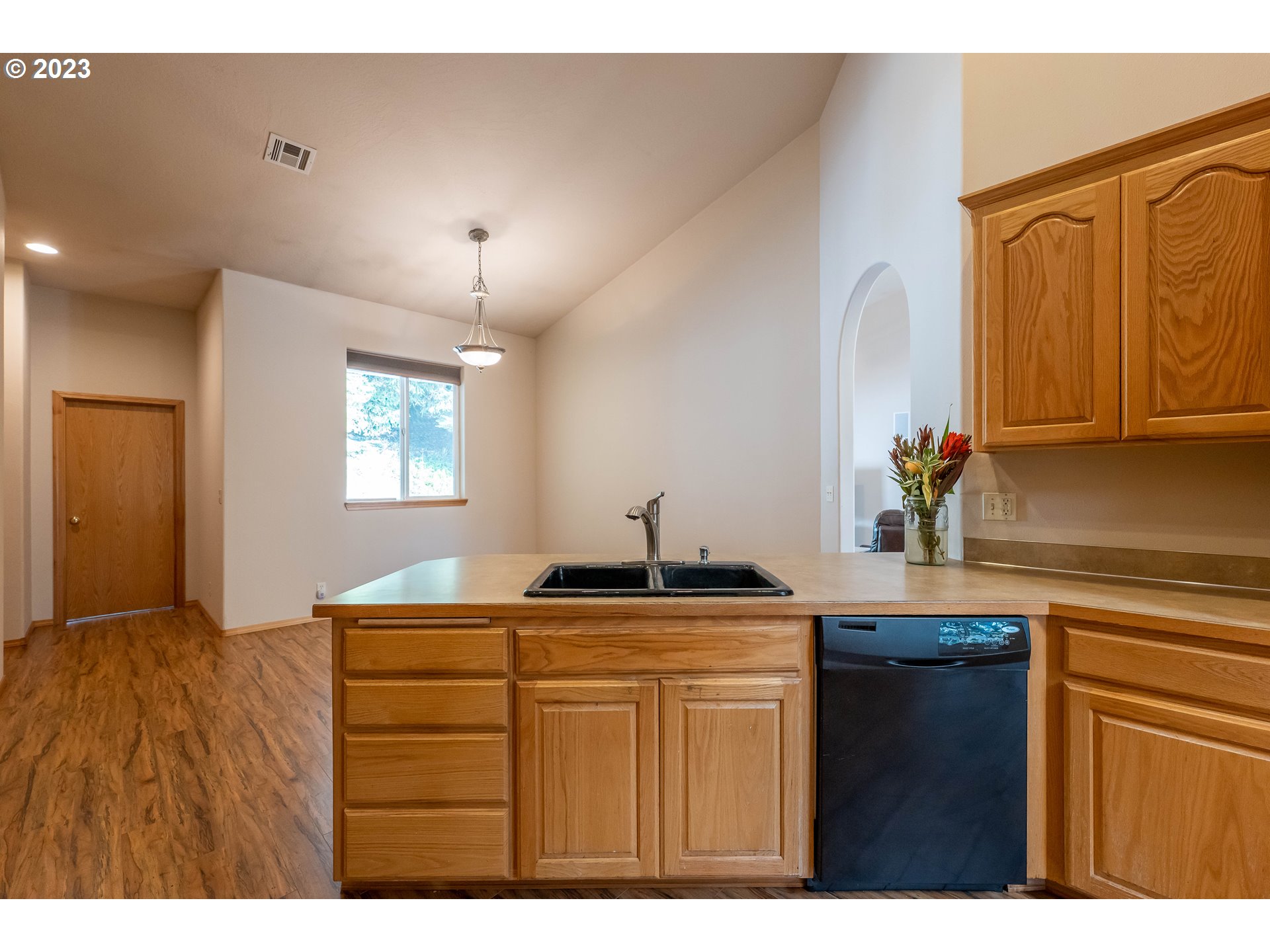37549 Wallace Creek Road Springfield, OR 97478 - Photo 6 of 48 Gallery Image 6
