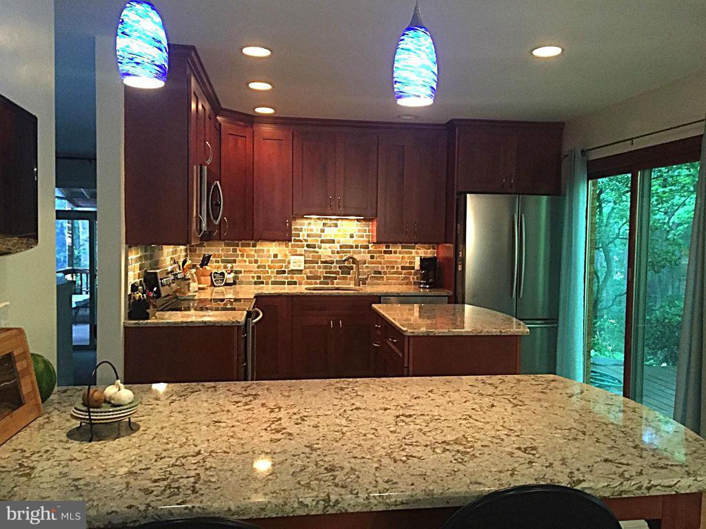 12120 Quorn Lane Reston, VA 20191 - Photo 2 of 24 Kitchen