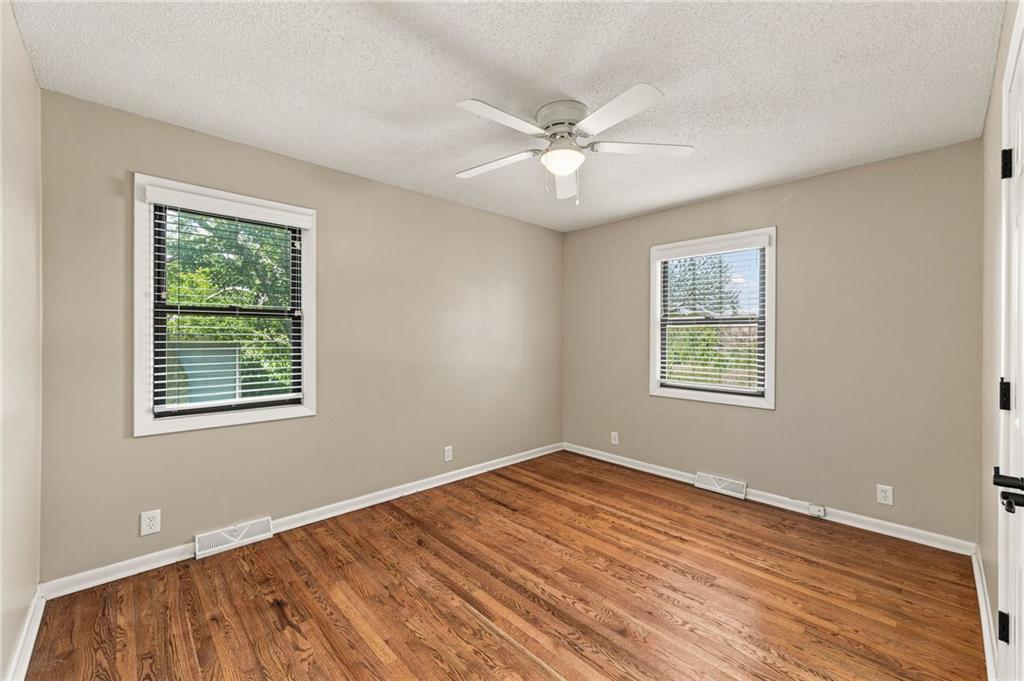 8301 Clare Road Lenexa, KS 66227 - Photo 18 of 36 Gallery Image 18