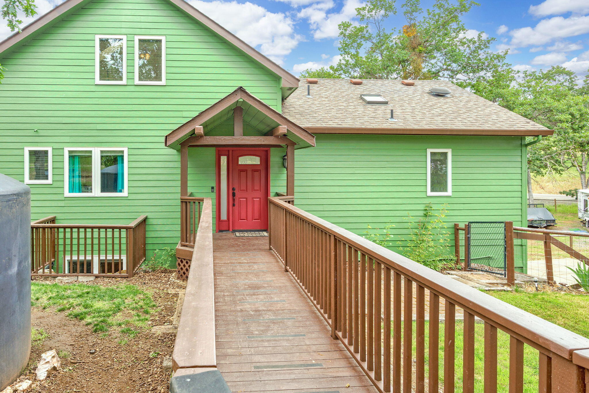 4291 Pioneer Road Medford, OR 97501 - Photo 3 of 64 PR (28)
