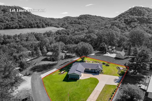 $454,000 | W770 Meadow Lane, Fountain City, WI 54629