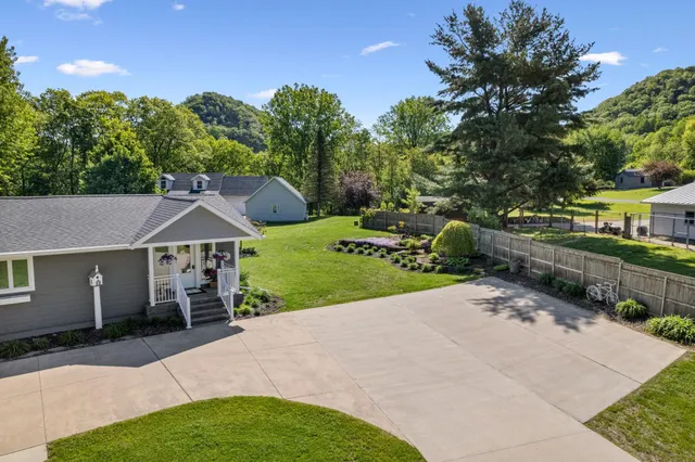 $454,000 | W770 Meadow Lane, Fountain City, WI 54629