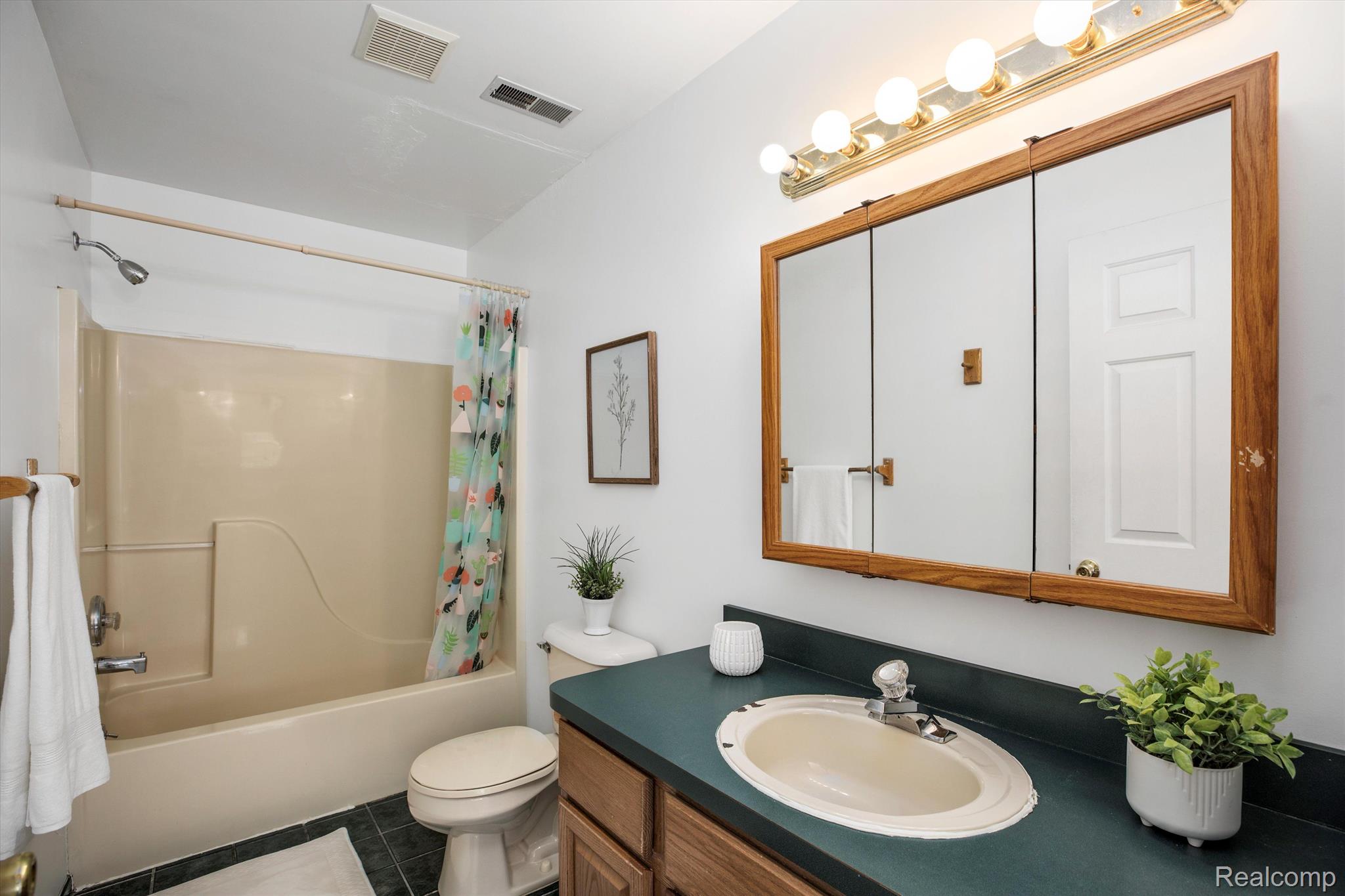 36800 West 11 Mile Road Farmington, MI 48331 - Photo 30 of 47 Gallery Image 30
