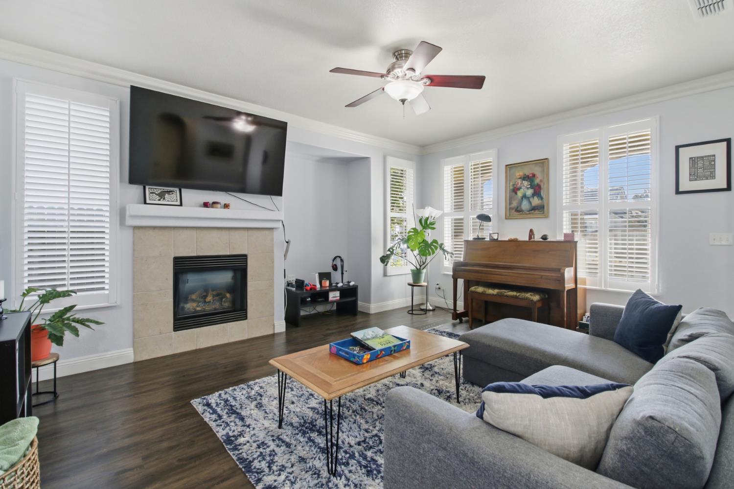 1893 Acari Avenue Sacramento, CA 95835 - Photo 5 of 48