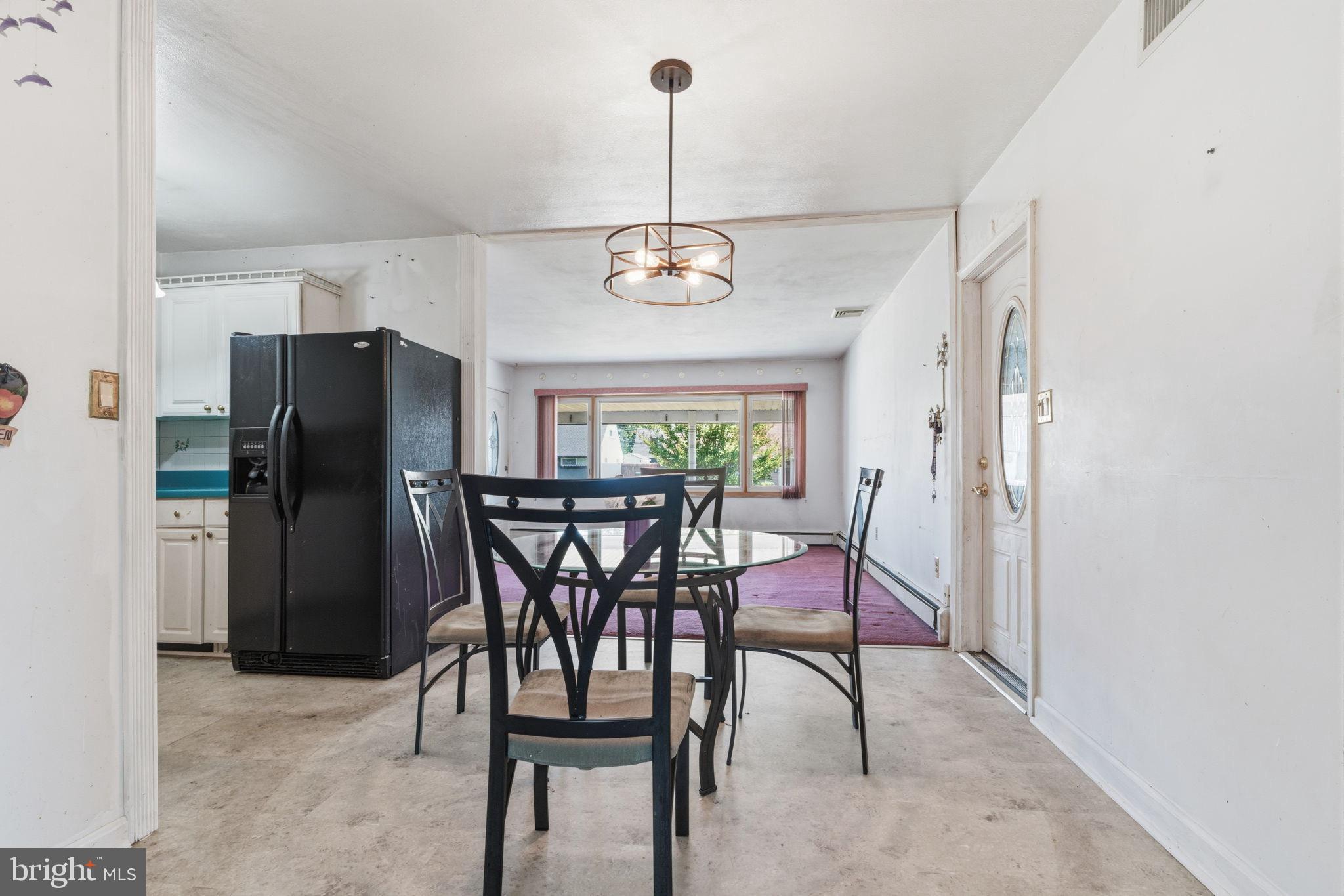 21 Iris Road Levittown, PA 19057 - Photo 8 of 32 Kitchen Dining Area