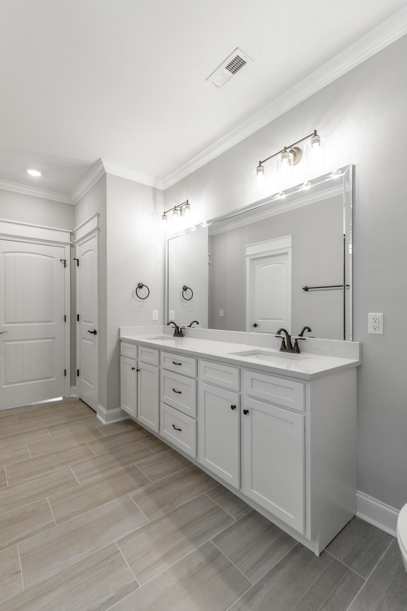 1036 Silverpine Drive Chattanooga, TN 37421 - Photo 34 of 53 Primary Bath