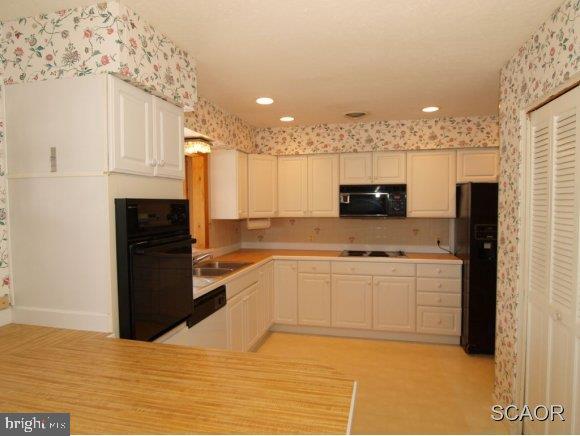 416 Victoria Road Bethany Beach, DE 19930 - Photo 3 of 22 Gallery Image 3
