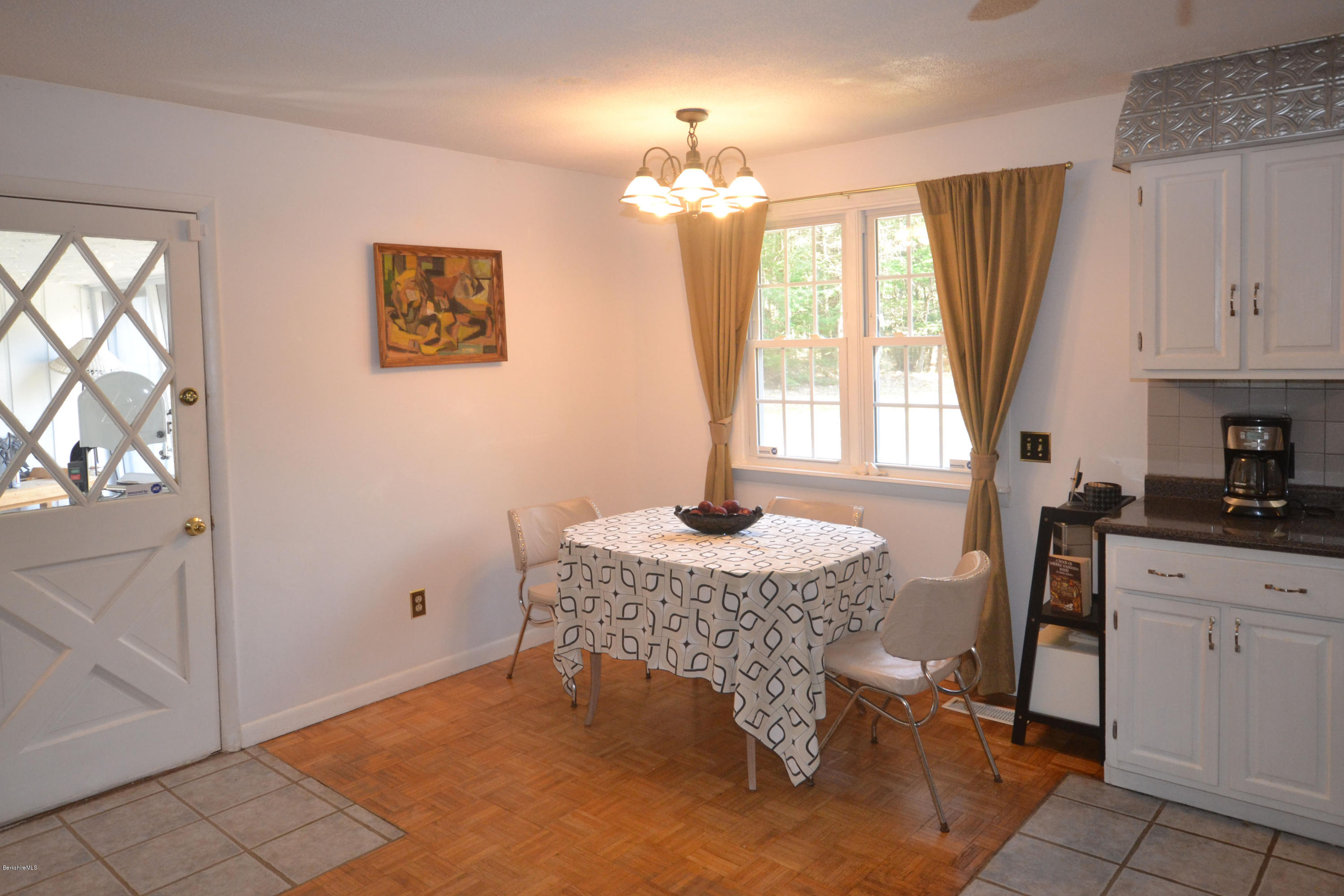 1283 Lovers Lane Road Washington, MA 01223 - Photo 4 of 31 Dining Room