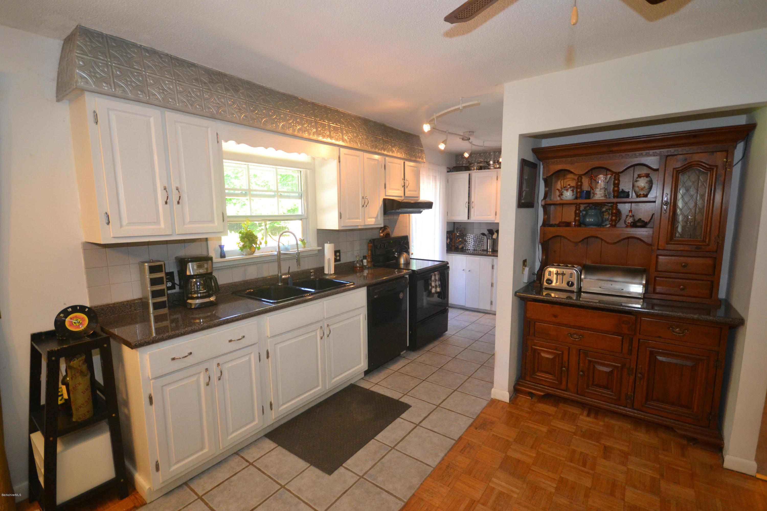 1283 Lovers Lane Road Washington, MA 01223 - Photo 6 of 31 DSC_0327