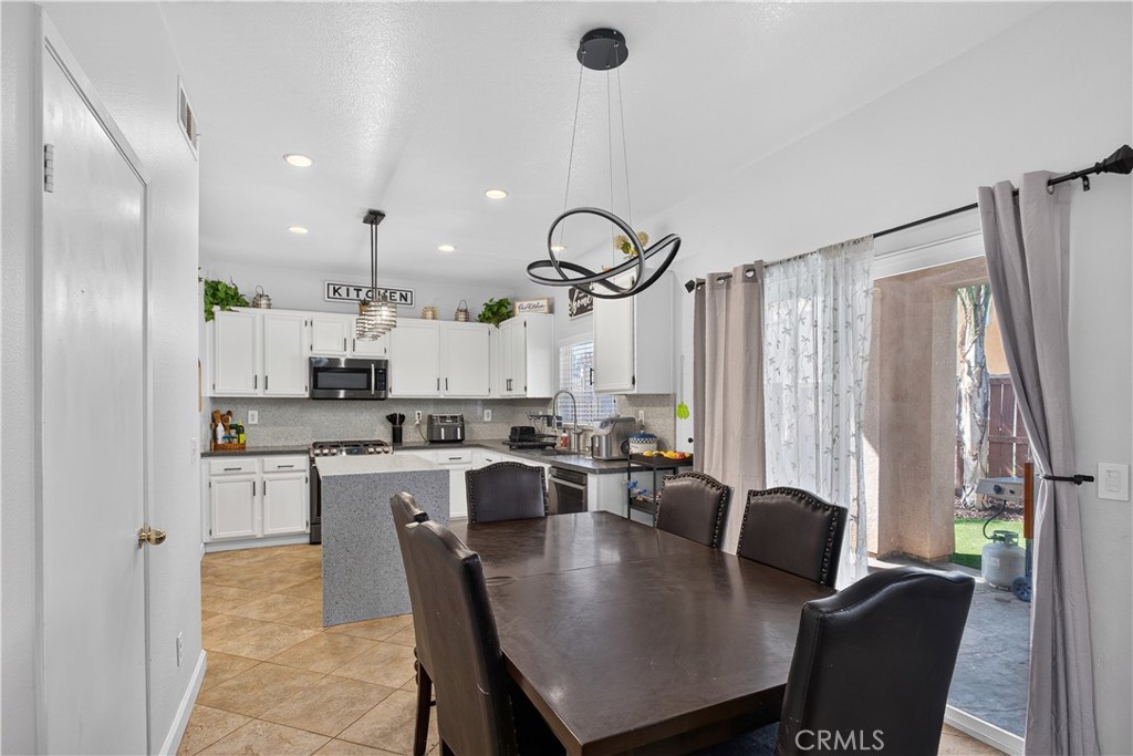 1441 Albillo Loop Perris, CA 92571 - Photo 15 of 37