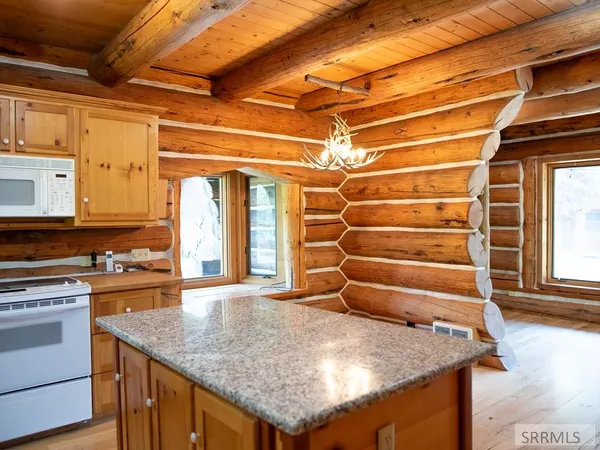 $2,000,000 | 261 4th Of July Creek Road, North Fork, ID 83466