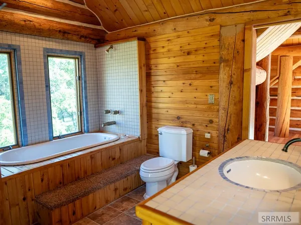 $2,000,000 | 261 4th Of July Creek Road, North Fork, ID 83466