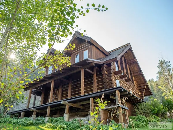 $2,000,000 | 261 4th Of July Creek Road, North Fork, ID 83466