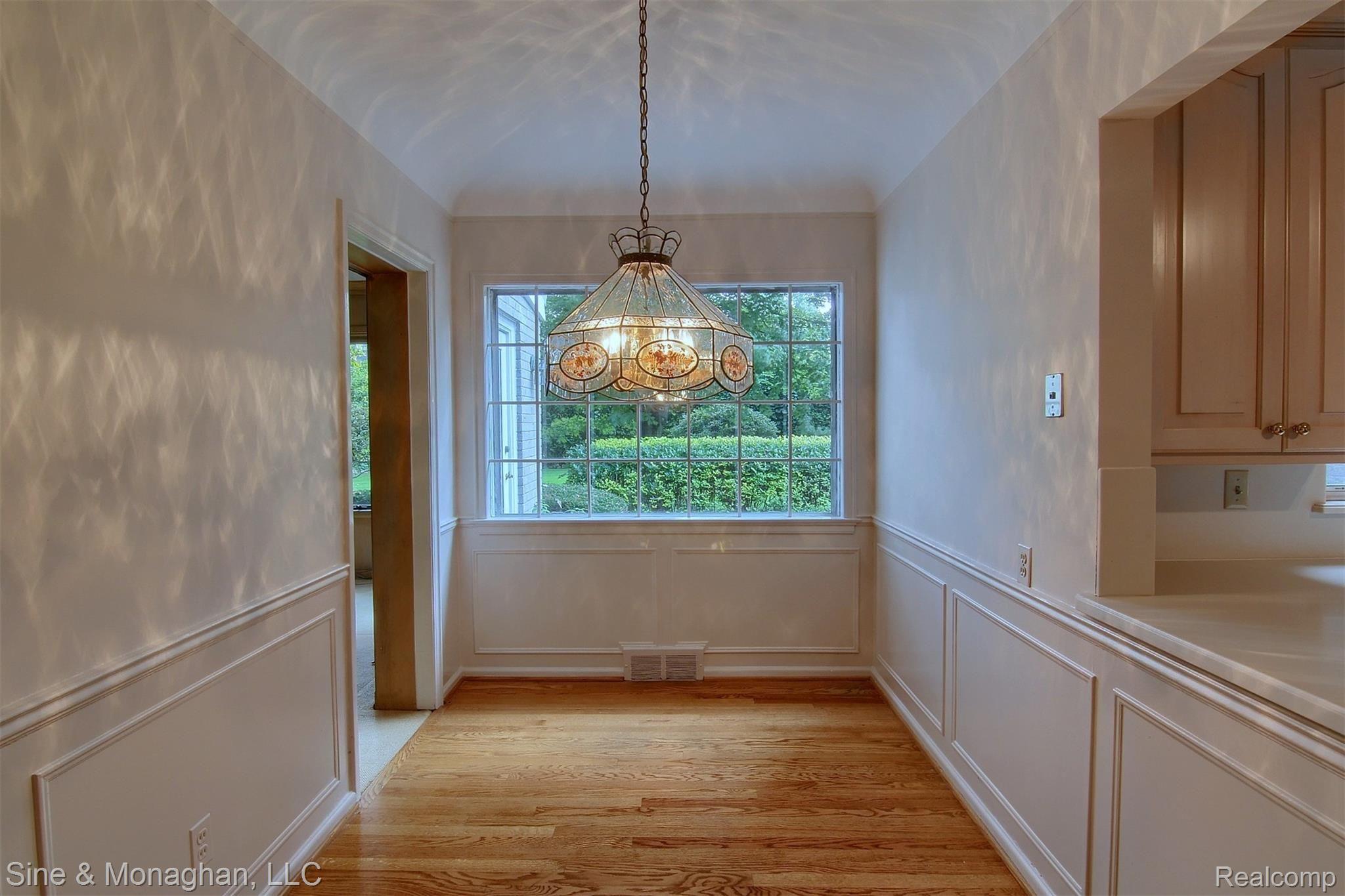 1020 Devonshire Road Grosse Pointe, MI 48230 - Photo 9 of 41 16-Breakfast Nook.jpg