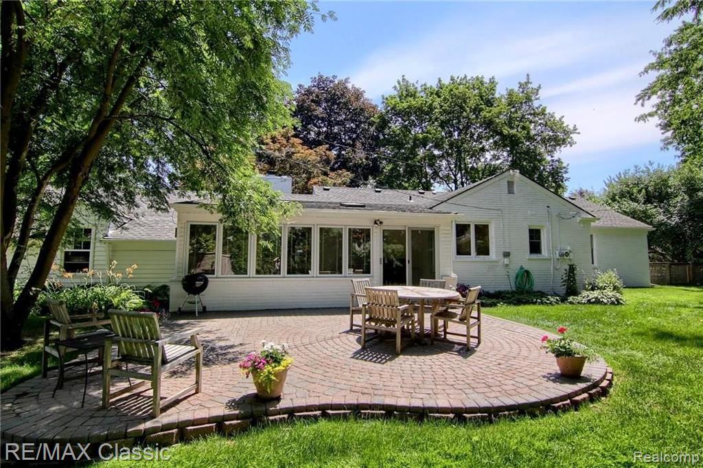 6044 Worlington Road Bloomfield Hills, MI 48301 - Photo 28 of 34