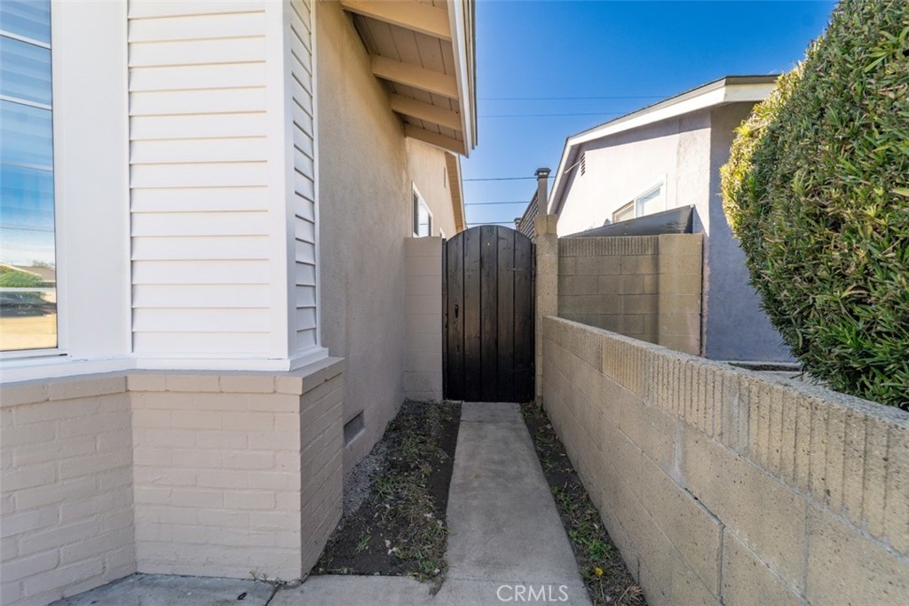 223 South Emerald Street Anaheim, CA 92804 - Photo 31 of 46