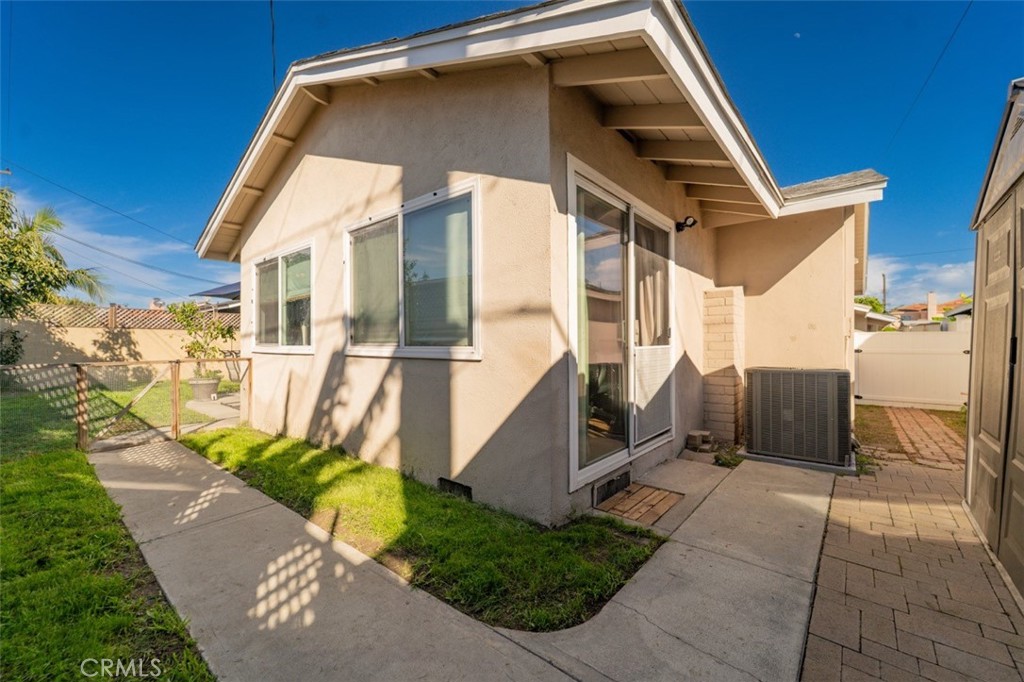 223 South Emerald Street Anaheim, CA 92804 - Photo 37 of 46