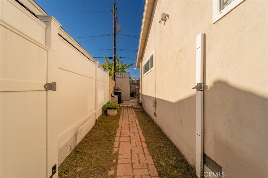 223 South Emerald Street Anaheim, CA 92804 - Photo 39 of 46