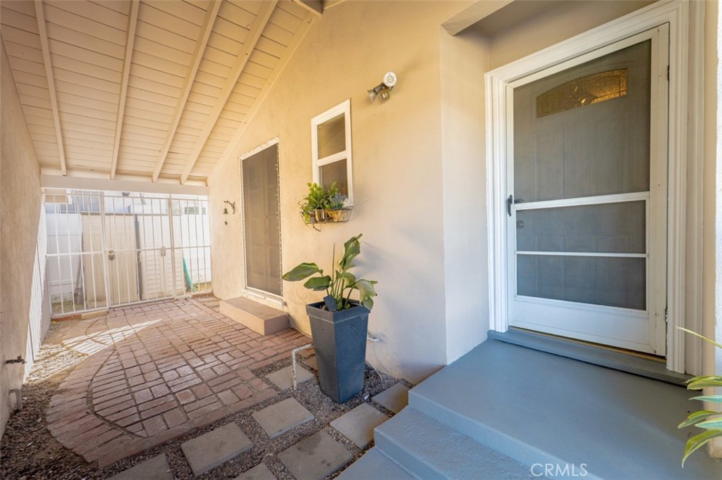 223 South Emerald Street Anaheim, CA 92804 - Photo 7 of 46