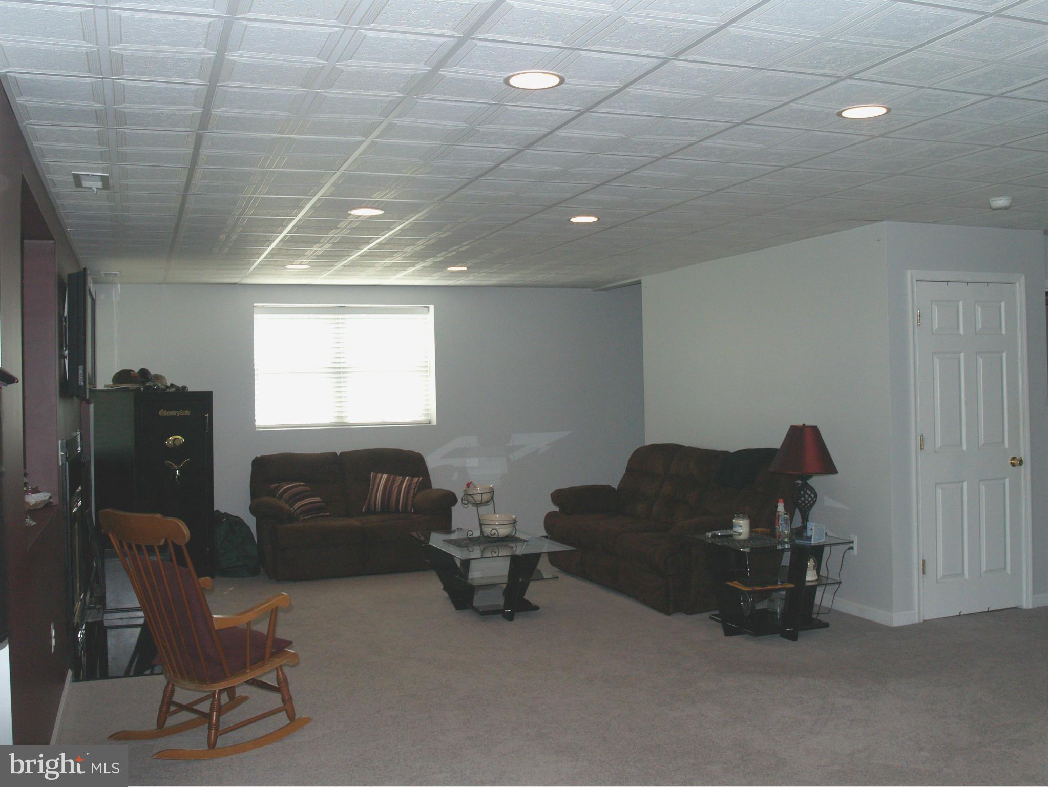 92 Friendship Road Friendship, MD 20758 - Photo 21 of 27 a living room with furniture