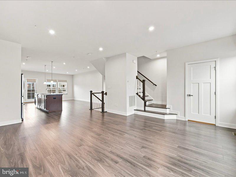 711 Quarry Point Road Malvern, PA 19355 - Photo 4 of 15 Spacious modern living area awaits you.