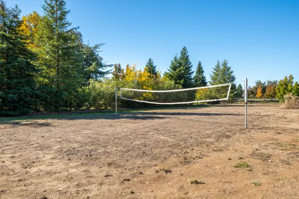 $750,000 | 7429 Danish Lane, Redding, CA 96002