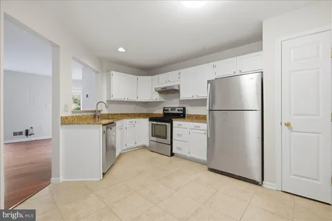 $450,000 | 8307 Green Heron Way, Unit 11, Lorton, VA 22079