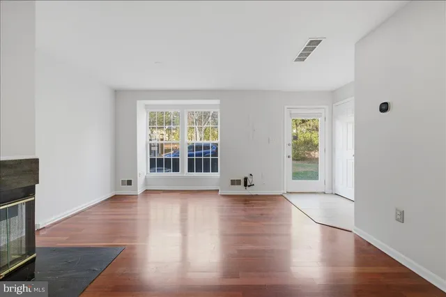 $450,000 | 8307 Green Heron Way, Unit 11, Lorton, VA 22079