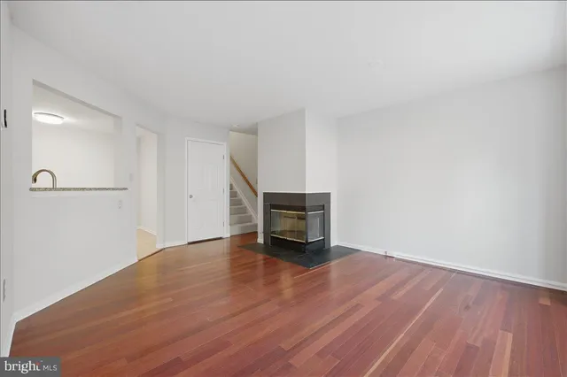 $450,000 | 8307 Green Heron Way, Unit 11, Lorton, VA 22079