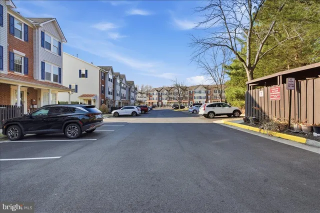 $450,000 | 8307 Green Heron Way, Unit 11, Lorton, VA 22079