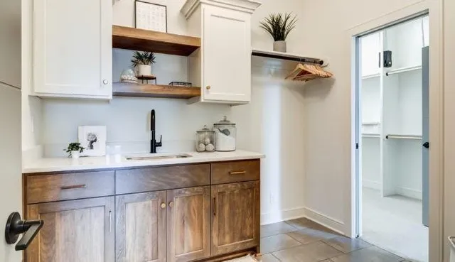 $1,011,230 | 17604 Carter Street, Overland Park, KS 66013