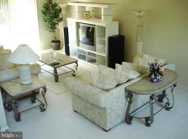 8909 Meadow Heights Road Randallstown, MD 21133 - Photo 4 of 23 Living Room