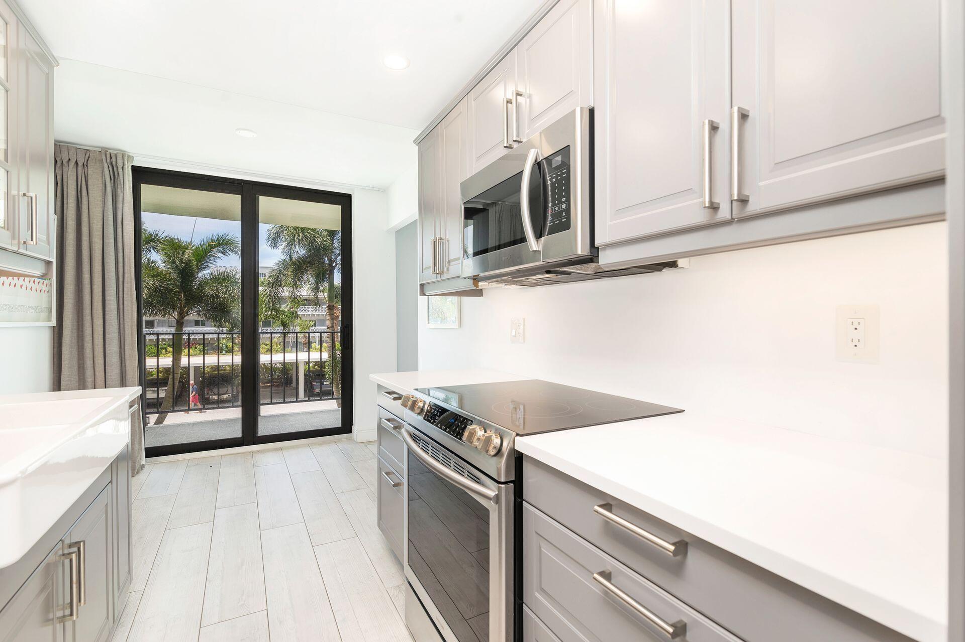 3800 Washington Road, Unit 208 West Palm Beach, FL 33405 - Photo 7 of 31 8