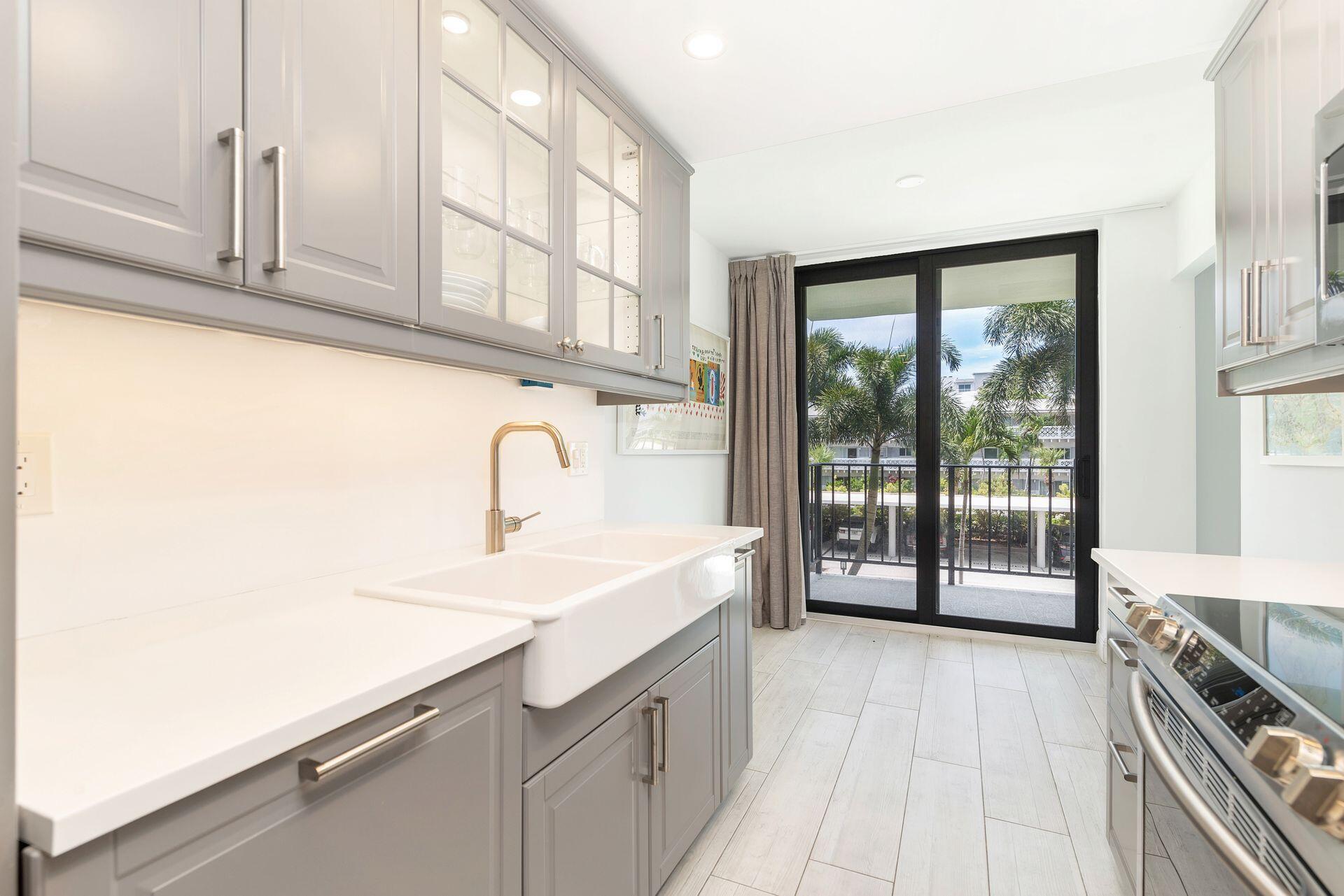 3800 Washington Road, Unit 208 West Palm Beach, FL 33405 - Photo 8 of 31 9