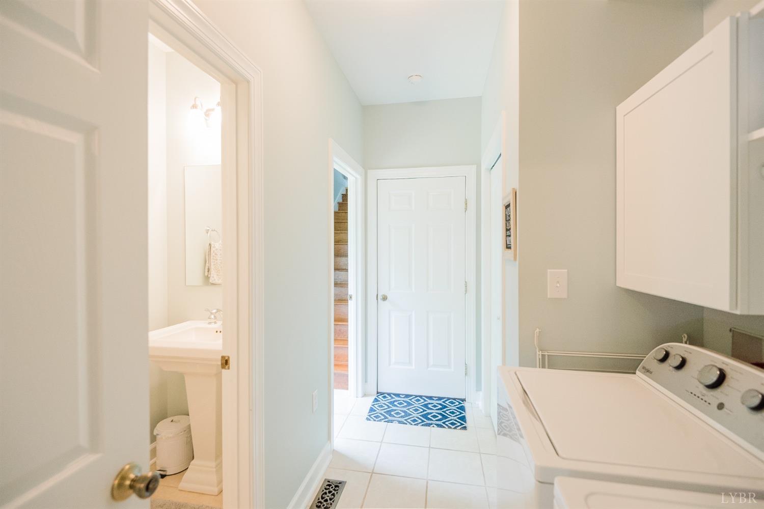 96 Quarry Road Farmville, VA 23901 - Photo 15 of 72 a bathroom with a tub and shower