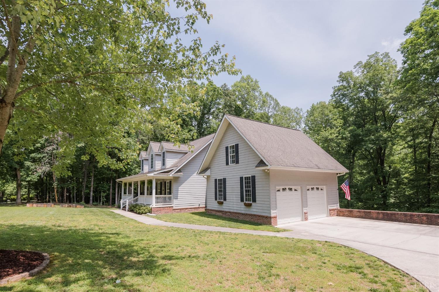 96 Quarry Road Farmville, VA 23901 - Photo 67 of 72 a front view of a house with a yard