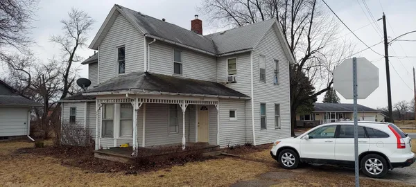 $44,900 | 1202 17th Street, Viola, IL 61486