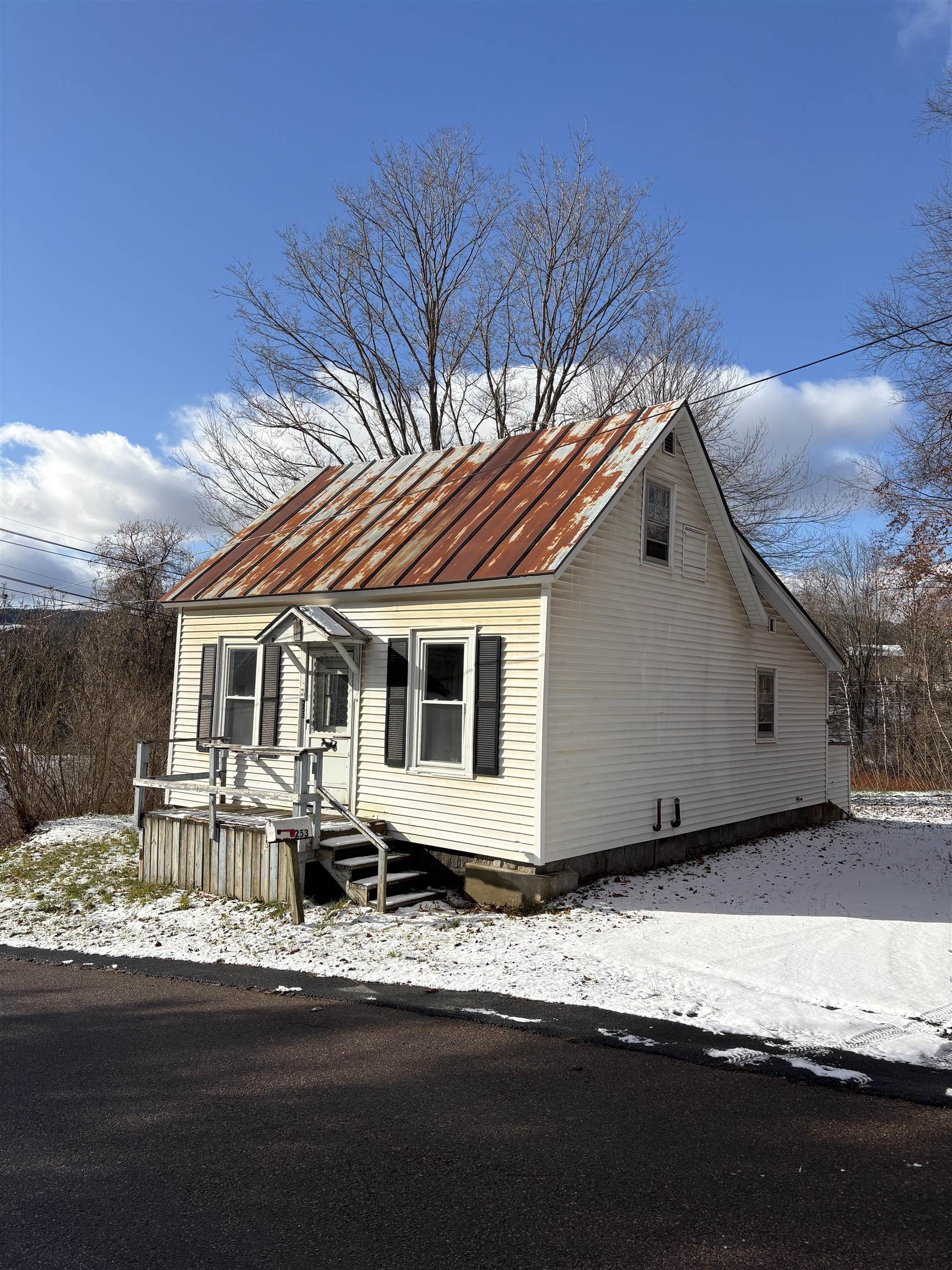 253 King Street Northfield, VT 05663 - Photo 5 of 14