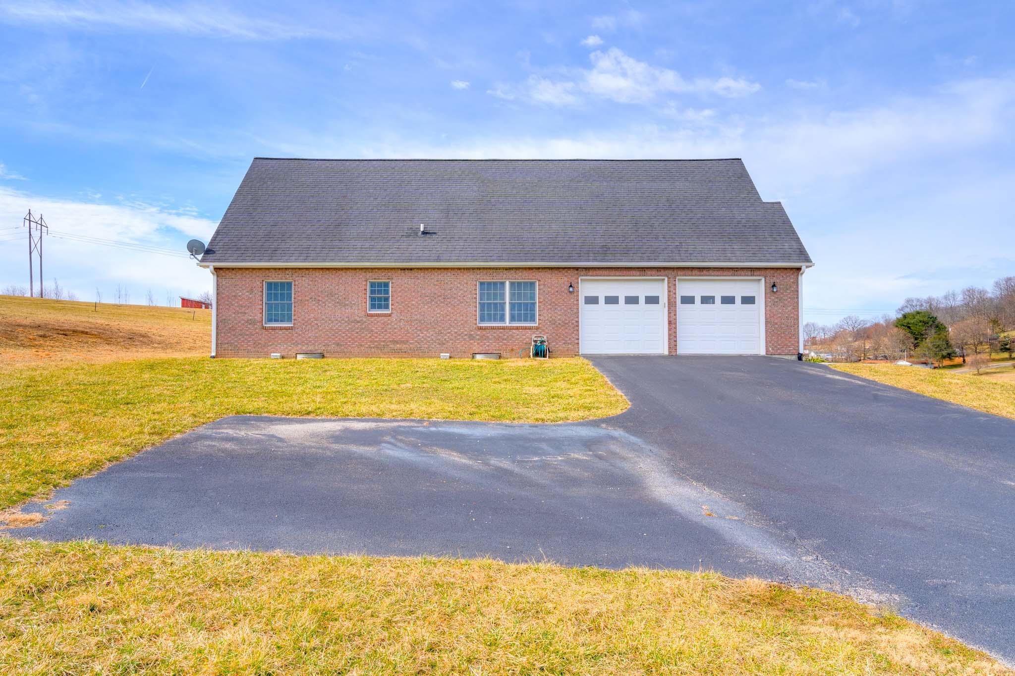 4778 Shelburne Road Radford, VA 24141 - Photo 46 of 55 4778_ShelburneRd_Web-45