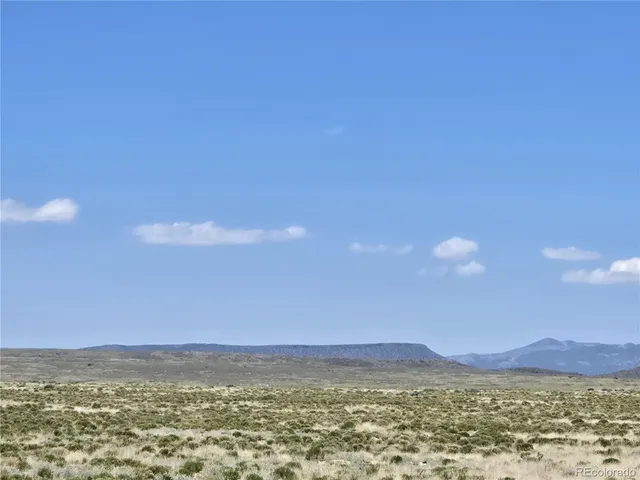 a view of an outdoor space and a yard