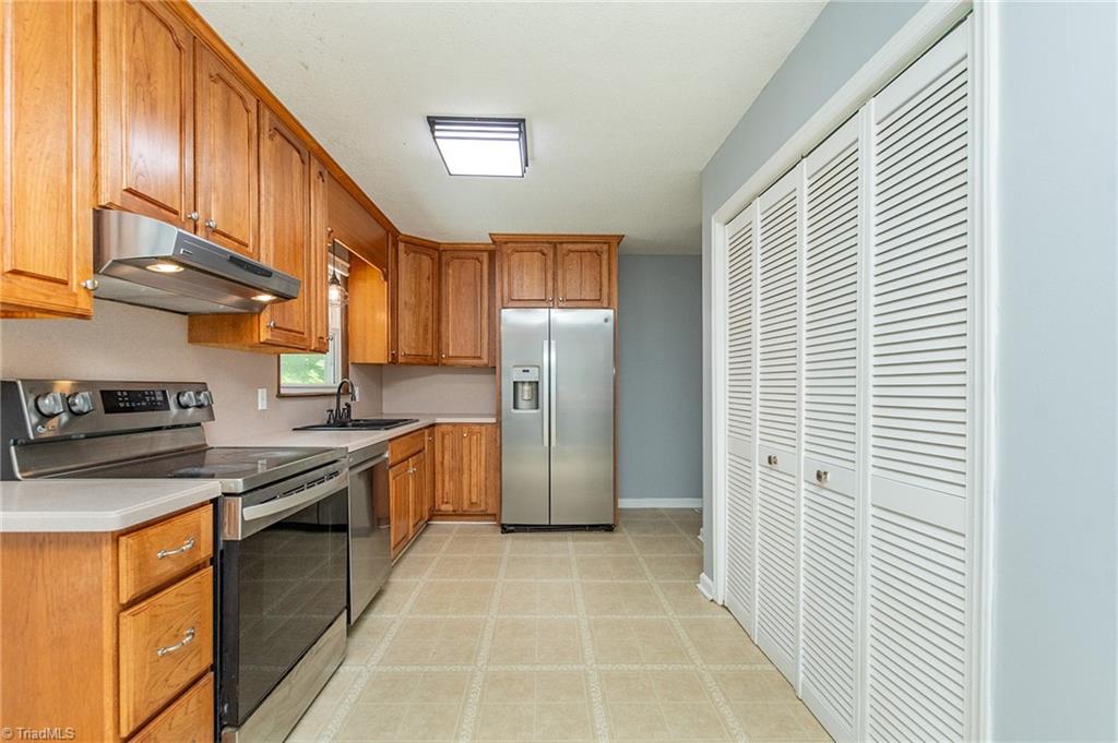 291 Kingwood Road Reidsville, NC 27320 - Photo 12 of 49 kitchen