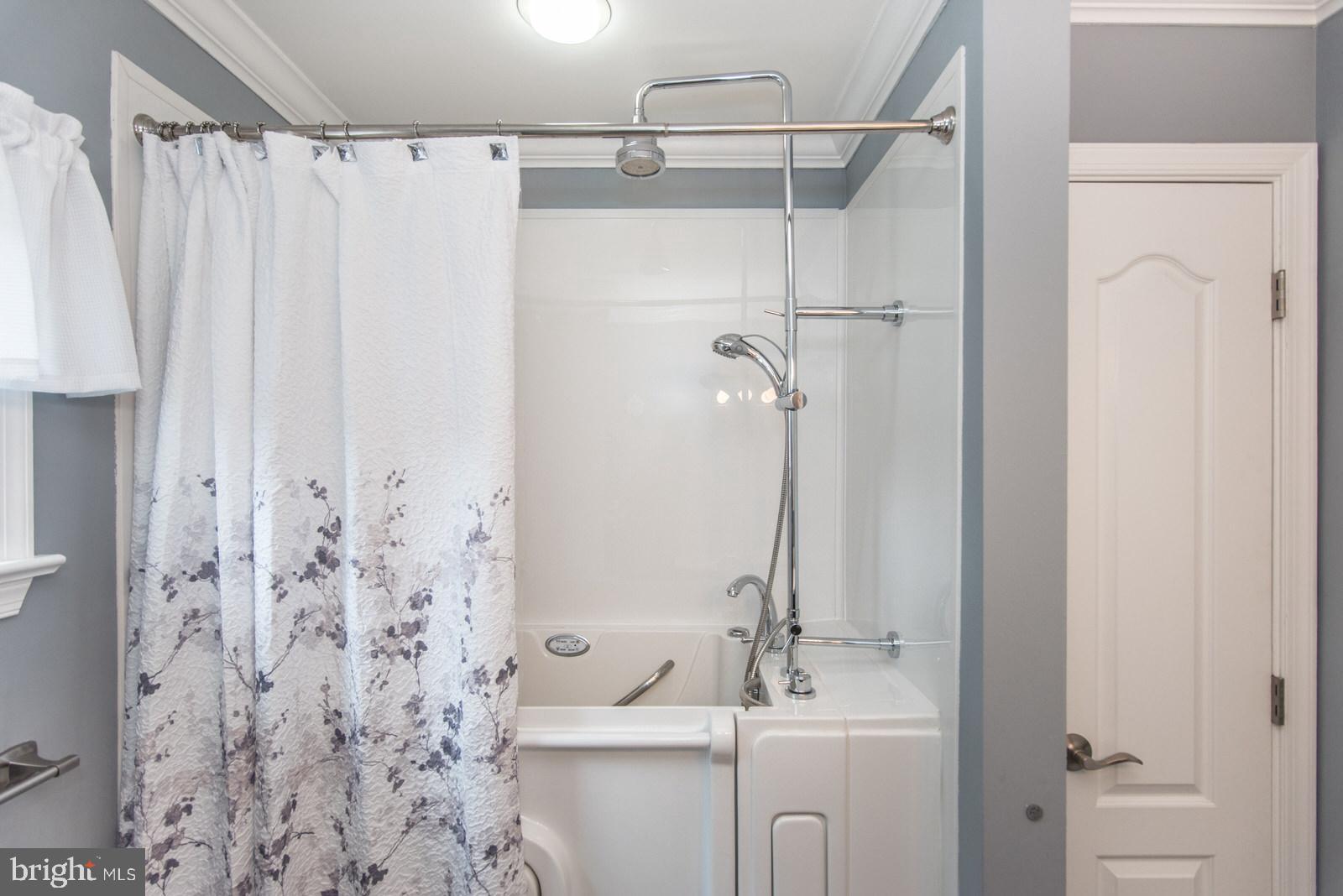 518 Stewart Road Hatboro, PA 19040 - Photo 80 of 103 Jacuzzi Tub
