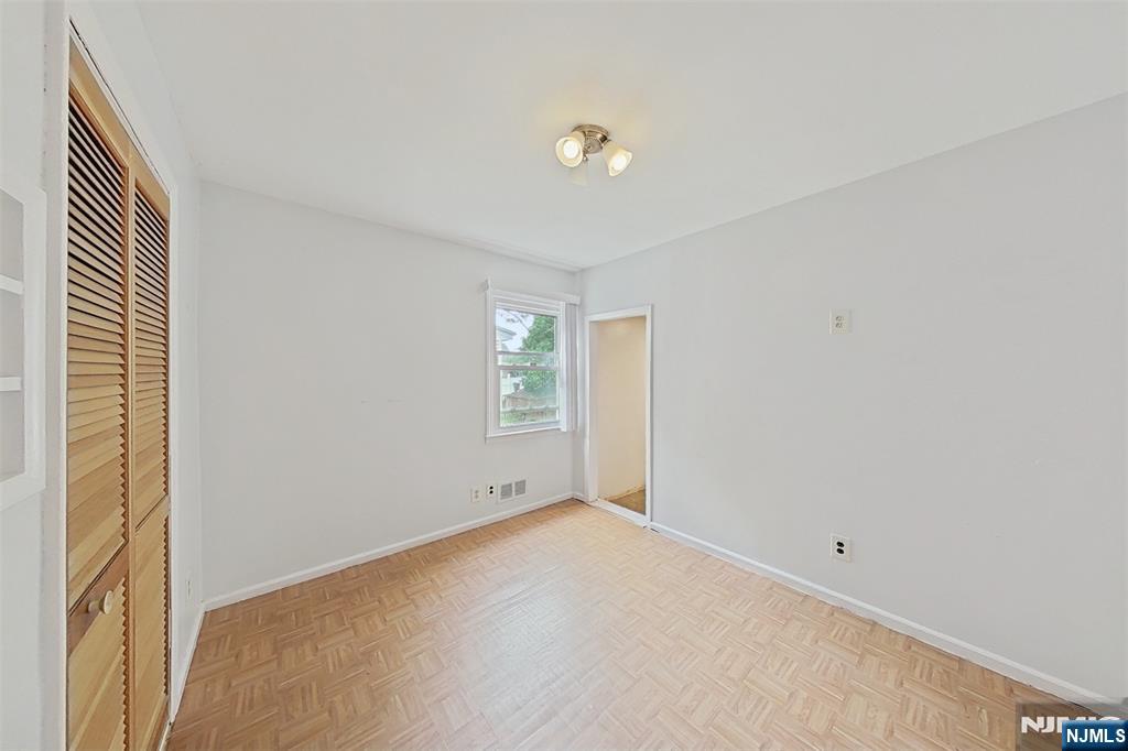747 Brookside Road Rahway, NJ 07065 - Photo 27 of 40