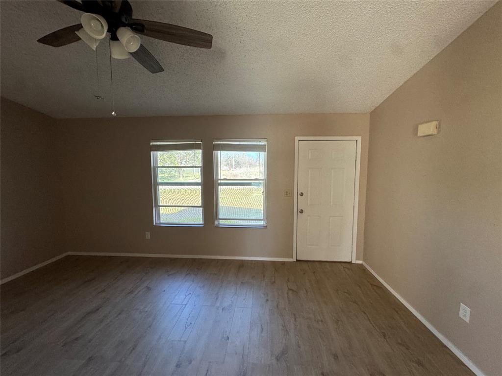 4207 Quail Ridge Court Granbury, TX 76049 - Photo 2 of 7